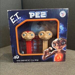 40th Anniversary E.T. Candy Dispenser Set - Red and Tan